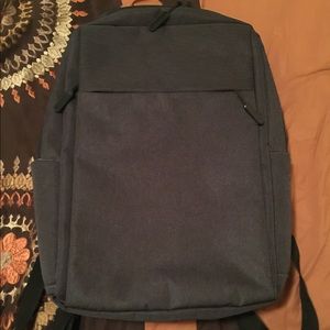 Slim laptop backpack